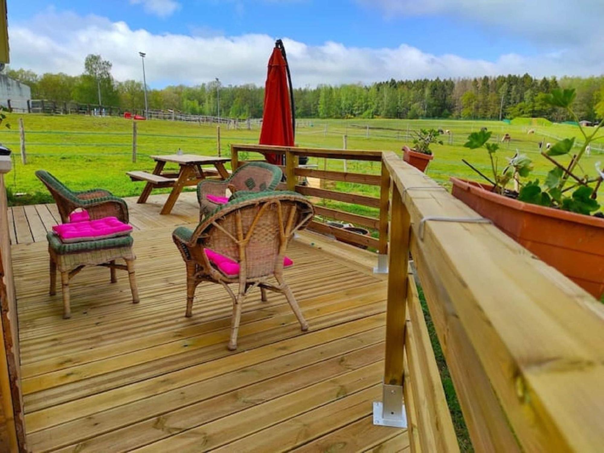Cozy Holiday Home In Givonne Экстерьер фото